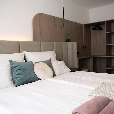 Naluri Ii * Balatonboglár