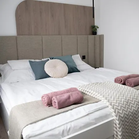 Naluri Ii * Balatonboglár